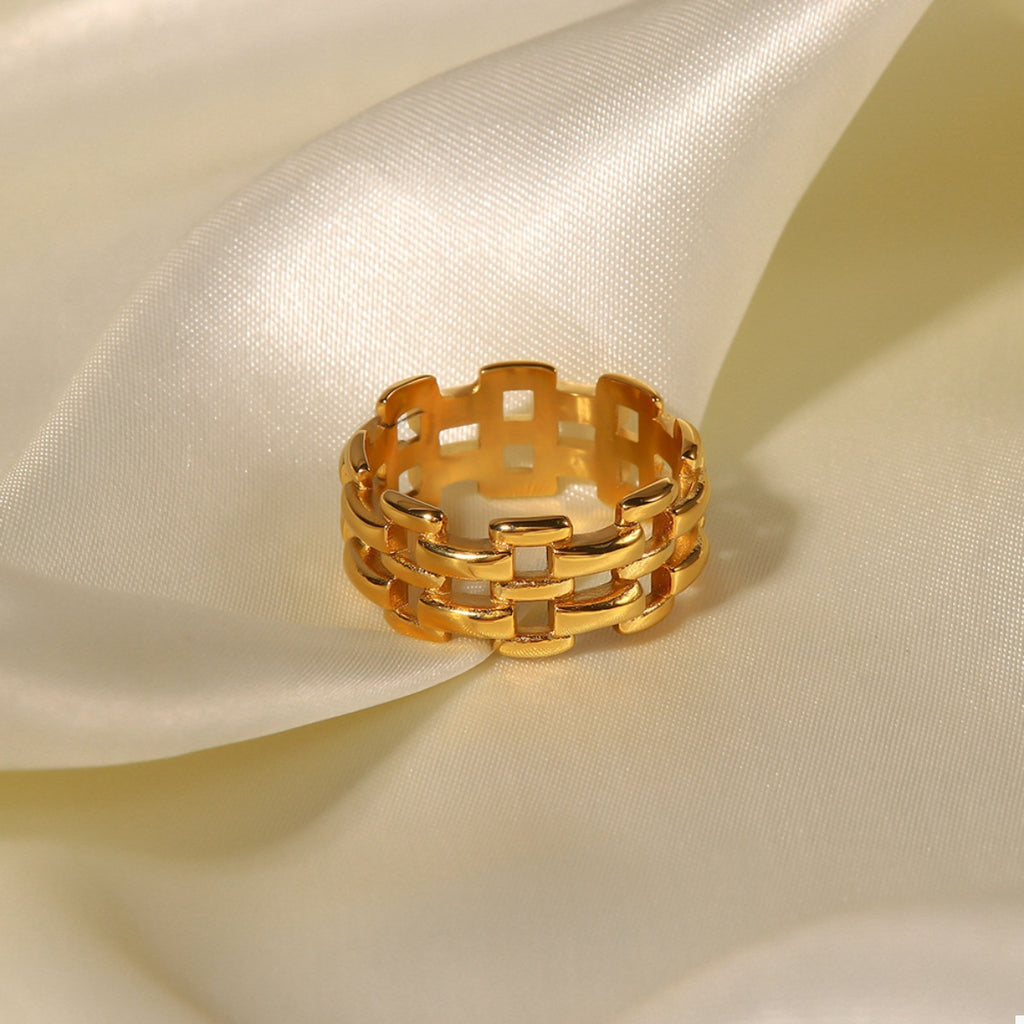 Modern Twist Ring