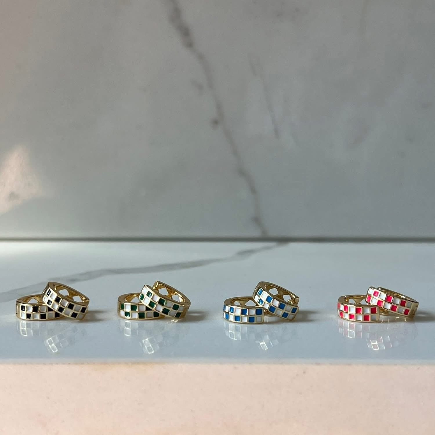Checkered color earrings