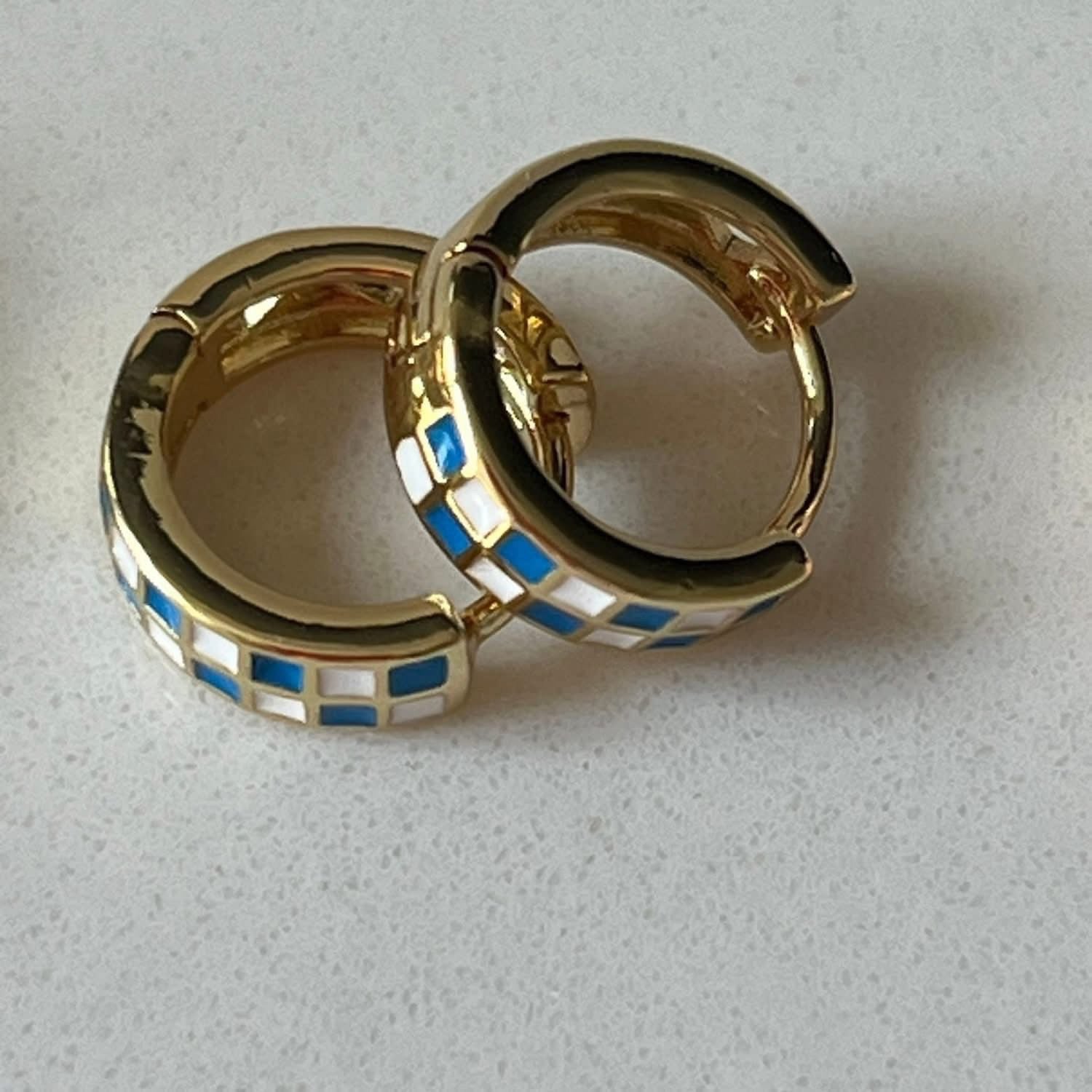Checkered color earrings